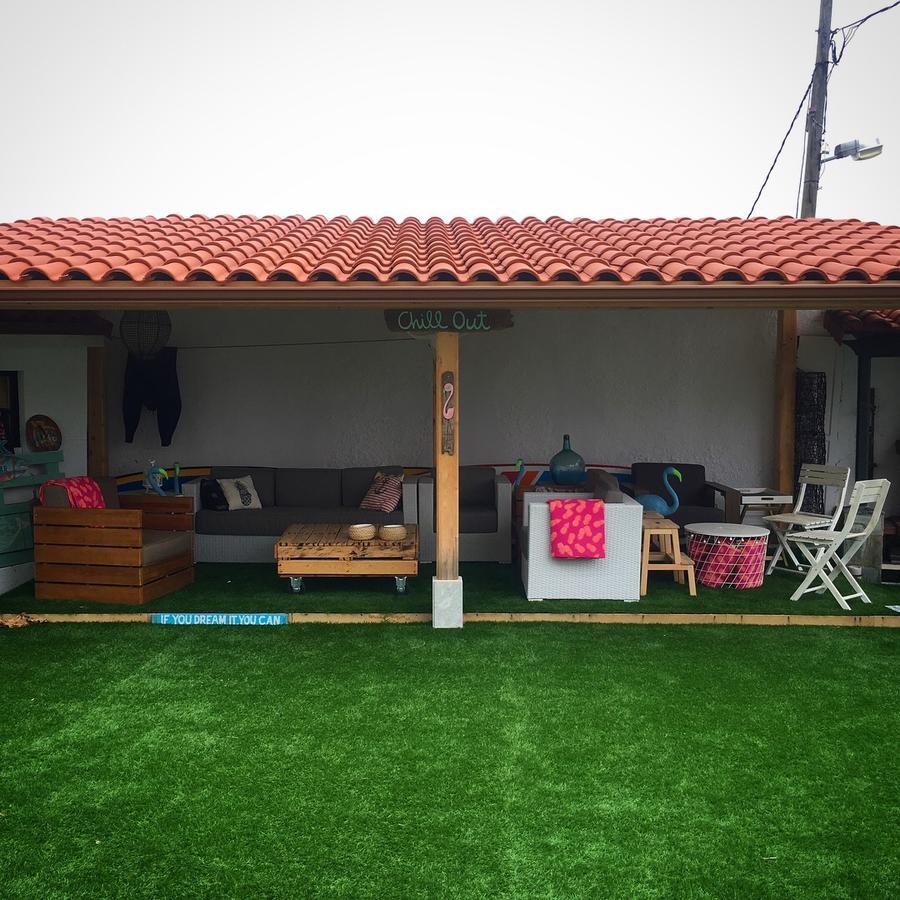 Cocos Surfhouse Hostel San Juan De La Arena Exterior photo